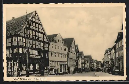 AK Bad Wildungen, Partie am Marktplatz, Löwenapotheke