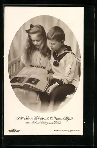 AK S. H. Prinz Hubertus & I. H. Prinzessin Sybille von Sachsen-Coburg-Gotha mit Buch