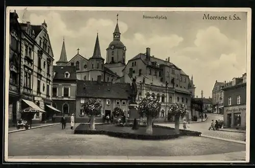 AK Meerane i. Sa., Bismarckplatz mit Geschäften und Denkmal