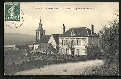 AK Tracy, L`Église et le Presbytère