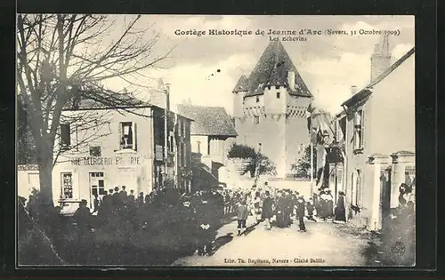 AK Nevers, Cortege Historique de Jeann d'Arc