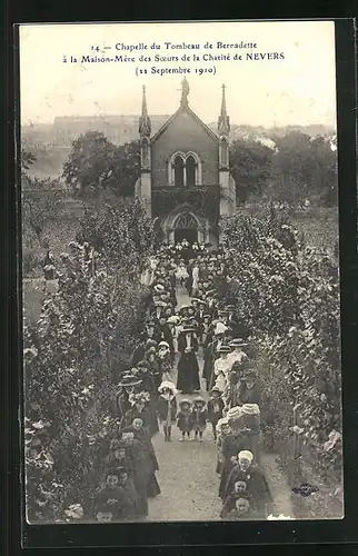 AK Nevers, Chapelle du Tombeau de Bernadette à la Maison-Mère des Soers de la Charité 1910
