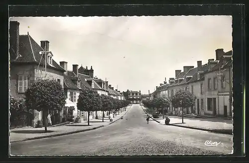 AK Lucenay-les-Aix, Rue Principale, Strassenpartie