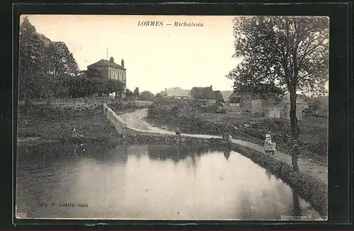 AK Lormes, Richateau, Strassenpartie am Teich