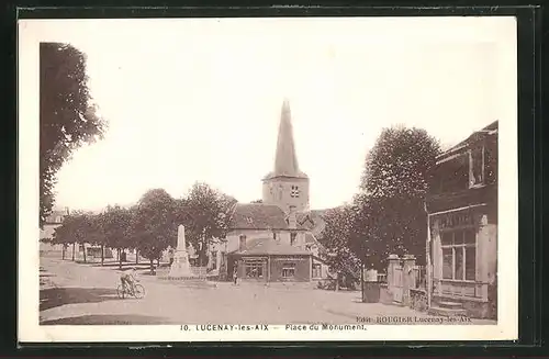 AK Lucenay-les-Aix, Place du Monument