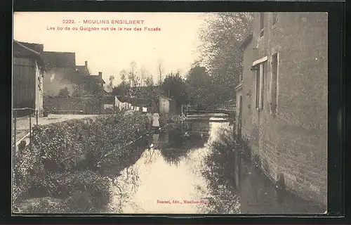 AK Moulins-Engilbert, Les bords du Guignon vus de la rue des Fosses