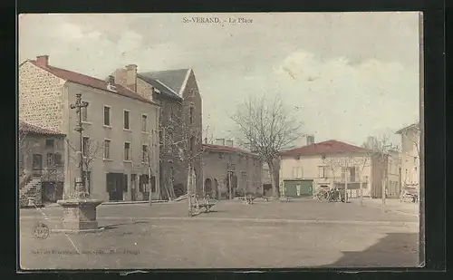 AK St-Verand, Vue sur la Place, le Croix