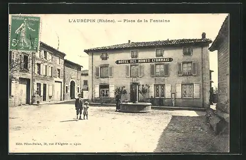 AK L'Aubepin, Hotel des Monts Lyonnais, Place de la Fontaine