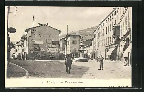 AK Beaujeu, Place Clementine, la Fontaine