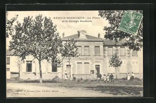 AK Azieux-Quincieux, La Place et le Groupe Scolaire