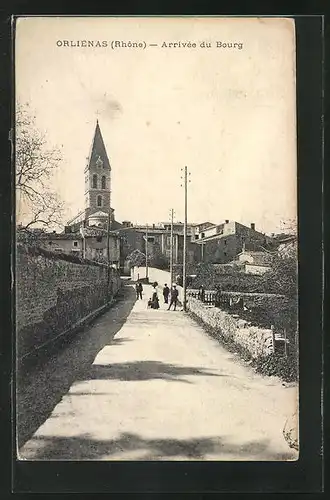 AK Orlienas, Arrivee du Bourg