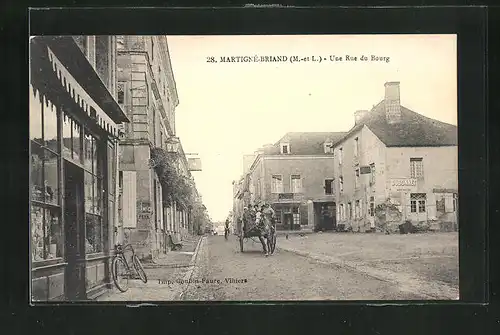 AK Martigné-Briand, Une Rue du Bourg