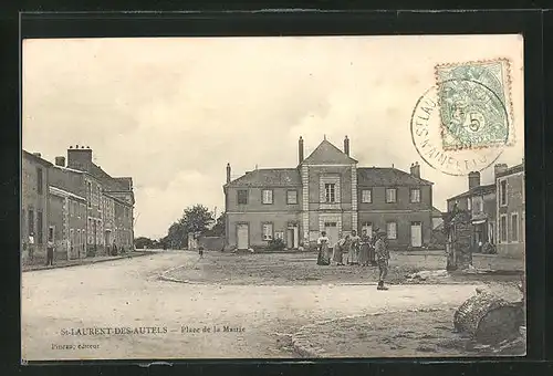 AK Saint-Laurent-des-Autels, Place de la Mairie