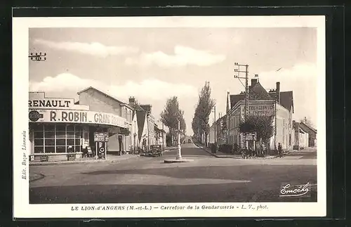 AK Le Lion-d'Angers, Carrefour de la Gendarmerie