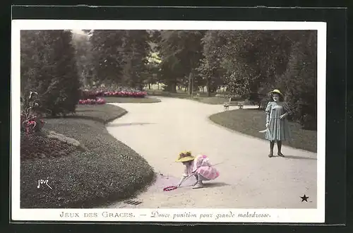 AK Kinder spielen mit einem kleinen Reifen im Park, Spielzeug, Jeux des Graces