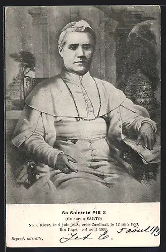 AK Papst Pius X. mit Schriftstück sitzend im Vatikan