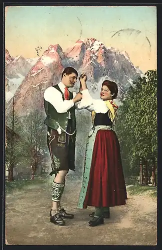 AK Mann und Frau in Tracht beim Volkstanz