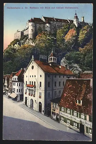 AK Heidenheim a. Br., Rathaus mit Blick auf Schloss Hellenstein