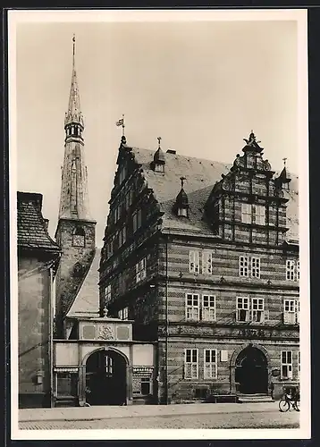 Foto-AK Deutscher Kunstverlag, Nr. 19: Hameln, Bäckerscharren, zwischen Hochzeitshaus und Rathaus