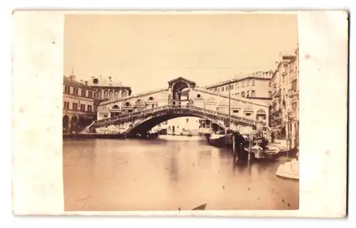 Fotografie unbekannter Fotograf, Ansicht Venedig, Blick nach der Rialtobrücke