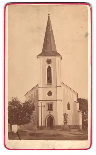 Fotografie unbekannter Fotograf, Ansicht Horni Jeleni, Blick auf die Kirche
