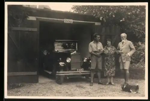 Fotografie Auto Standard Motor Company, PKW in Garage stehend, Kennzeichen: H-443