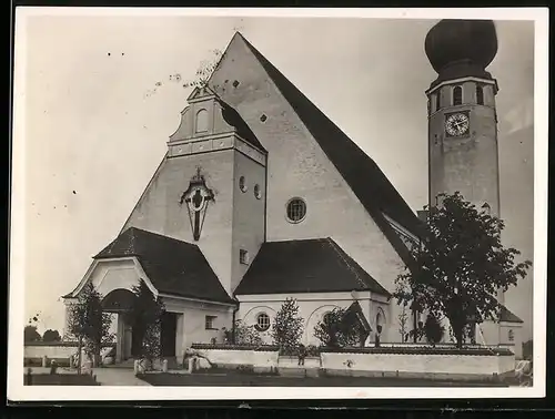 Fotografie unbekannter Fotograf, Ansicht München-Grosshadern, Kirche St. Canisius um 1929