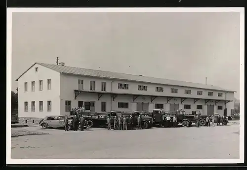 Fotografie Brunner, Hof, Ansicht Hof, Verteilerzentrum der Firma Hermann Oheim Nachfl. Südfrüchte Importe, Lastwagen LKW