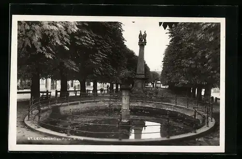 AK St. Leonhard am Forst, Denkmal in einer Allee