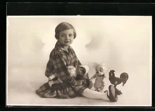 AK Mädchen mit Käthe Kruse-Puppe und Bonzo-Spielzeug