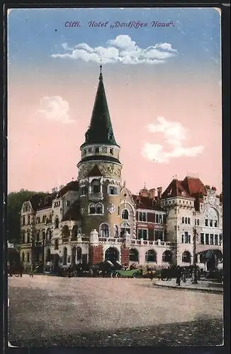 AK Cilli, Hotel Deutsches Haus mit Strasse, Passanten und Automobil