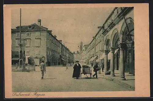 AK Dubrovnik-Ragusa, Strassenpartie mit Geschäften