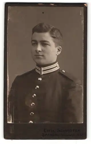 Fotografie Emil Schröter, Spandau, Portrait Soldat in Uniform