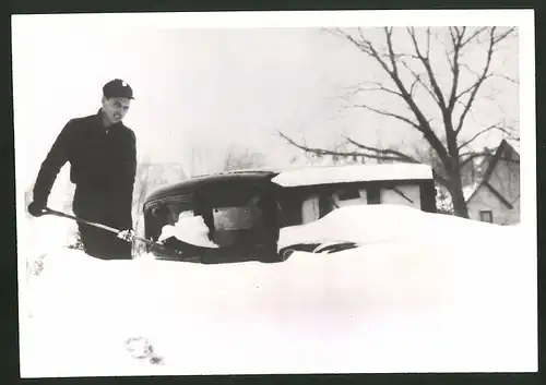 Fotografie Ansicht Michigan, Auto ist fast total eingeschneit 1939