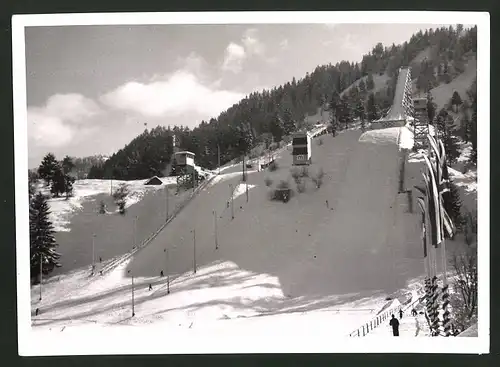 Fotografie Ansicht Garmisch, Skisprungschanze & Aufsprunghügel der Winterolympiade 1936
