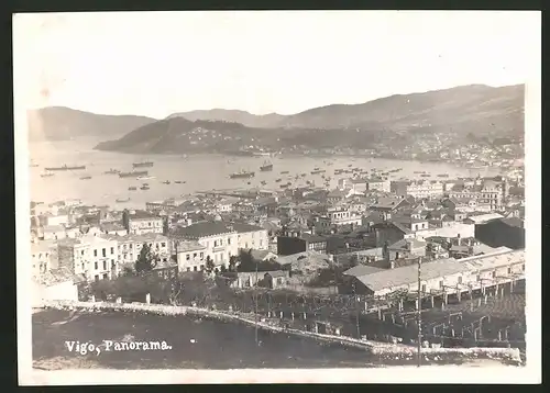 Fotografie Ansicht Vigo, Panorama mit Hafen