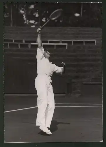 Fotografie Tennisspieler Dr. Tübben während der Offiziers-Kämpfe