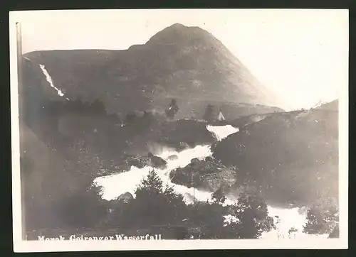 Fotografie Ansicht Geiranger Wasserfall in Norwegen