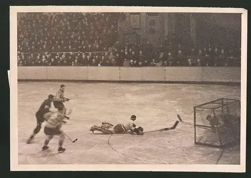 Fotografie Eishockey-Spiel, Sportpalast Berlin, Prag vs Berlin, 1939