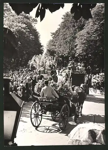 Fotografie Ansicht Wien, Blumenkorso 1939, Festwagen beim Lusthaus