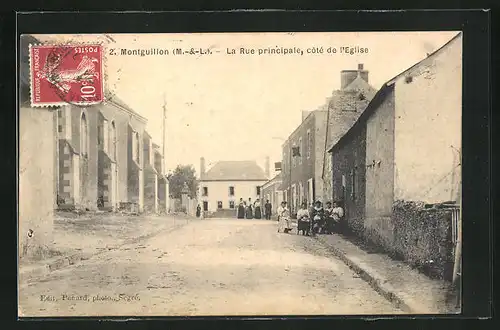 AK Montguillon, La Rue principale, côté de l`Église