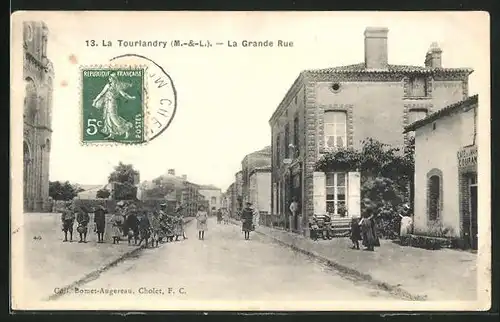 AK La Tourlandry, la Grande Rue