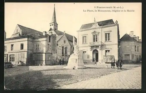 AK Fontevrault, La Place, le Monument, l`Eglise et la Mairie