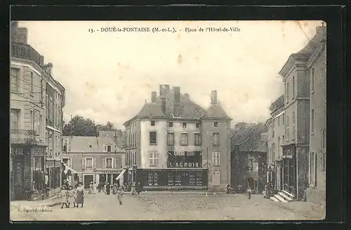 AK Douè-la-Fontaine, Place de l`Hotel-de-Ville