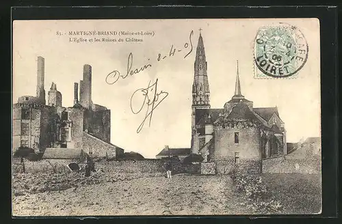AK Martigné-Briand, L'Eglise et les Ruines du Chateau