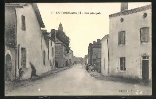 AK La Tourlandry, Rue principale