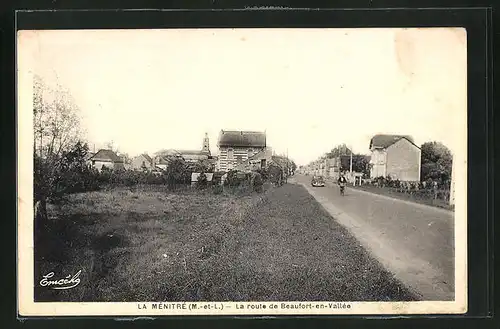 AK La Menitre, La Route de Beaufort-en-Vallee