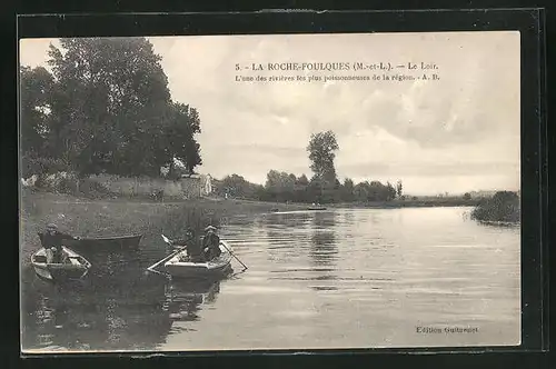 AK La Roche-Foulques, Le Loir, Ruderboot