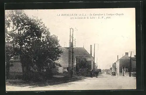 AK La Bohalle, Le Carrefour à l`antique Chapelle vers la Levèe de la Loire