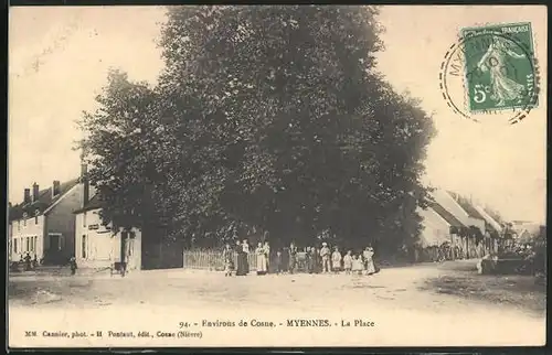 AK Myennes, La Place, Strassenpartie